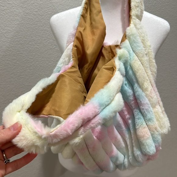 Women’s fuzzy rainbow pastel handbag - Picture 3 of 3